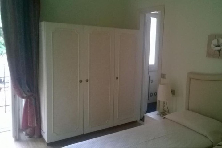 Room 12 of 49
