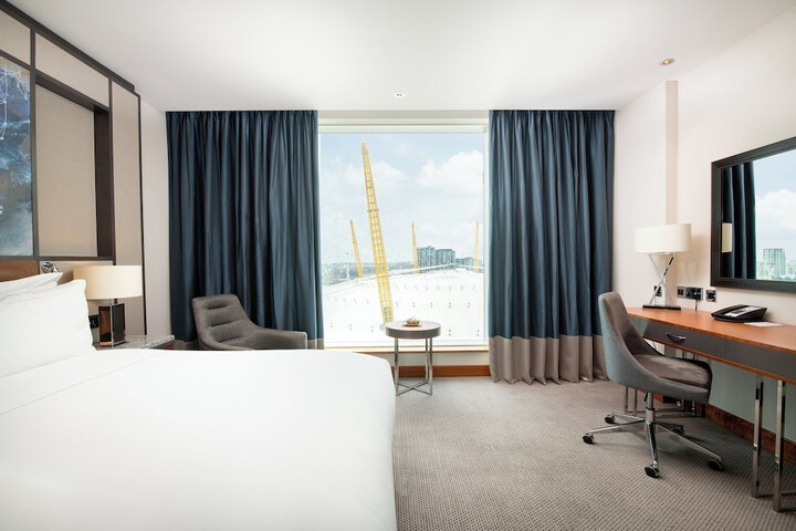 Room 44 of 347