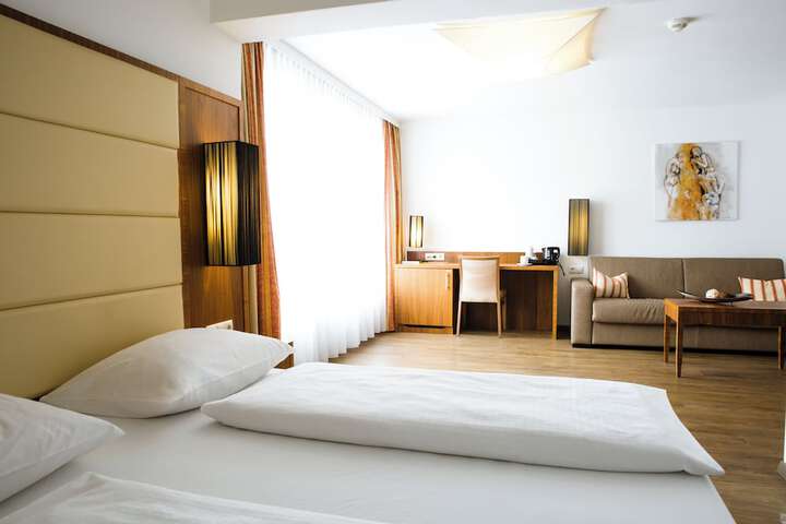 Room 17 of 49