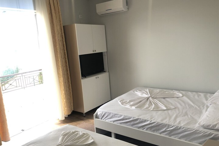 Room 7 of 14