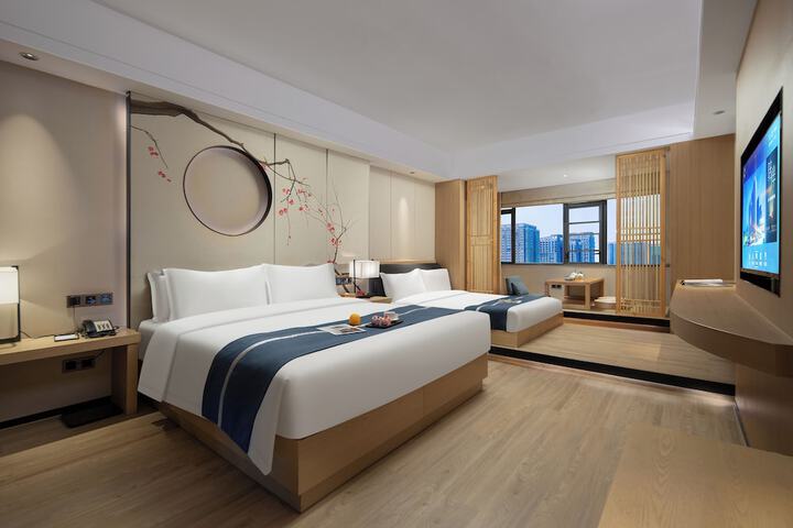 Room 18 of 31