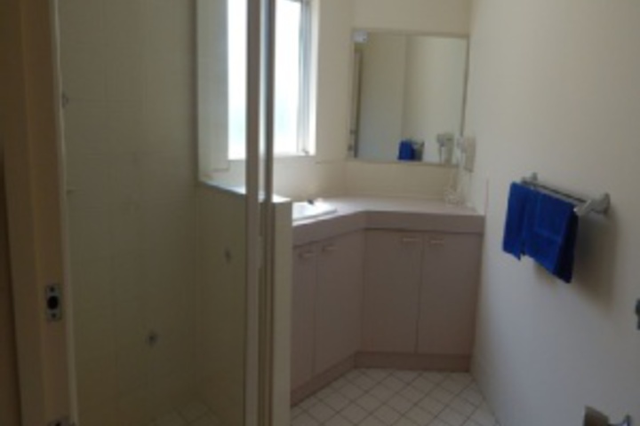 Room 390 of 560