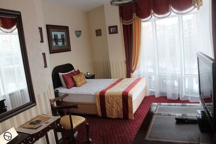 Room 25 of 120