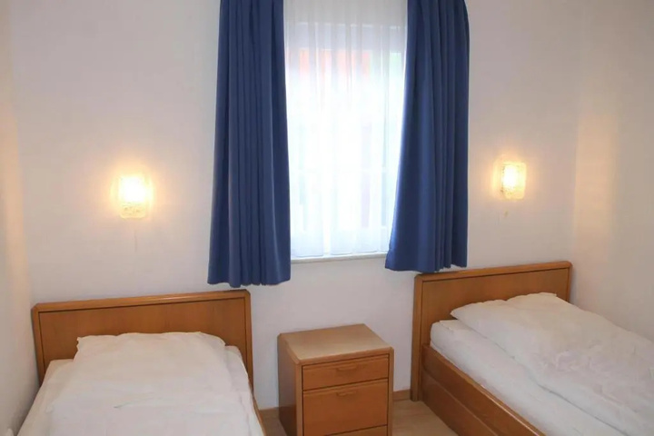 Room 2 of 7