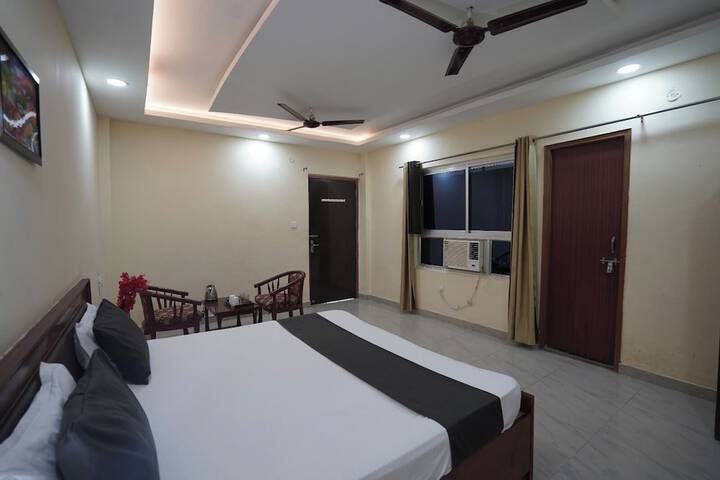 Room 3 of 8