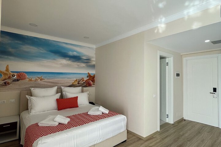 Room 82 of 191