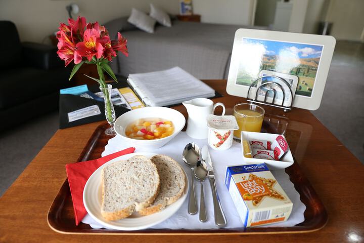 Breakfast/Coffee Service 32 of 39