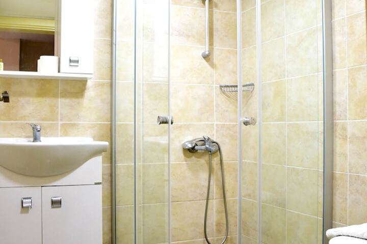 Room 15 of 22