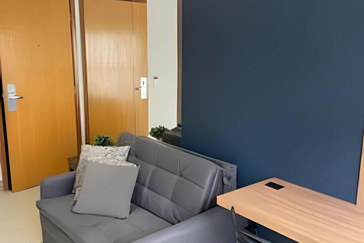 Room 9 of 39