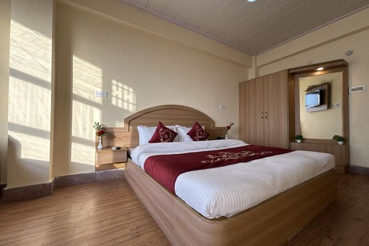 Room 9 of 30