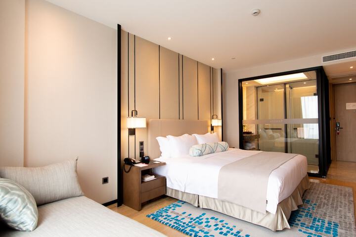 Room 12 of 64