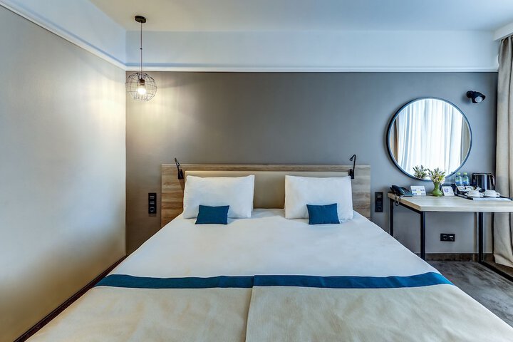 Room 16 of 89