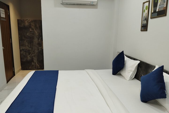 Room 6 of 24