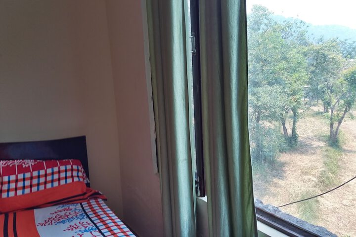 Room 8 of 15
