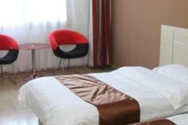 Room 15 of 34
