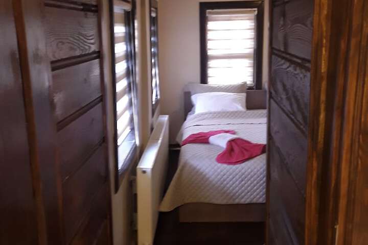 Room 9 of 44
