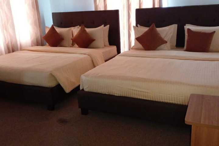 Room 4 of 28