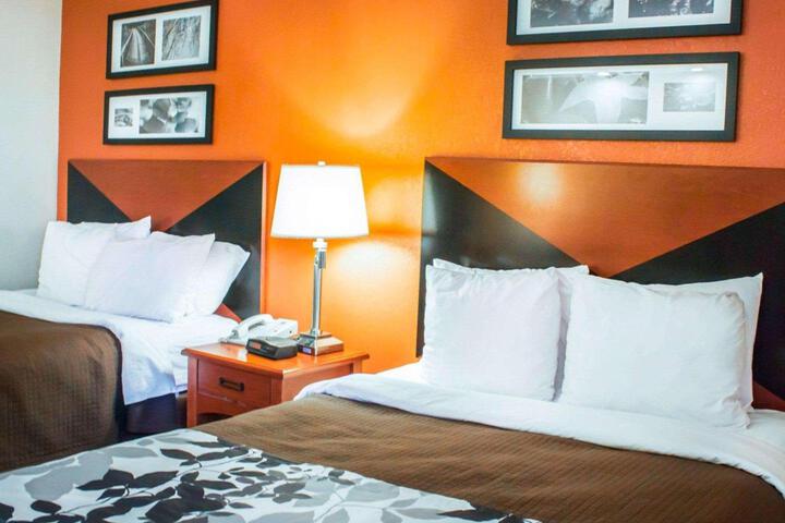 2 Double Beds (8 of 11)