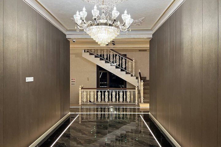 Ballroom/Hall 7 of 8