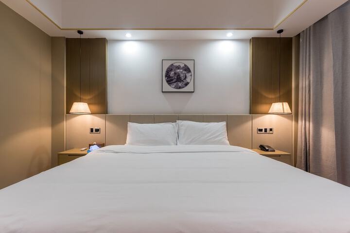 Room 10 of 35