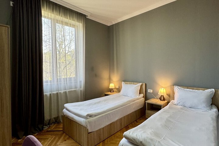 Room 3 of 26