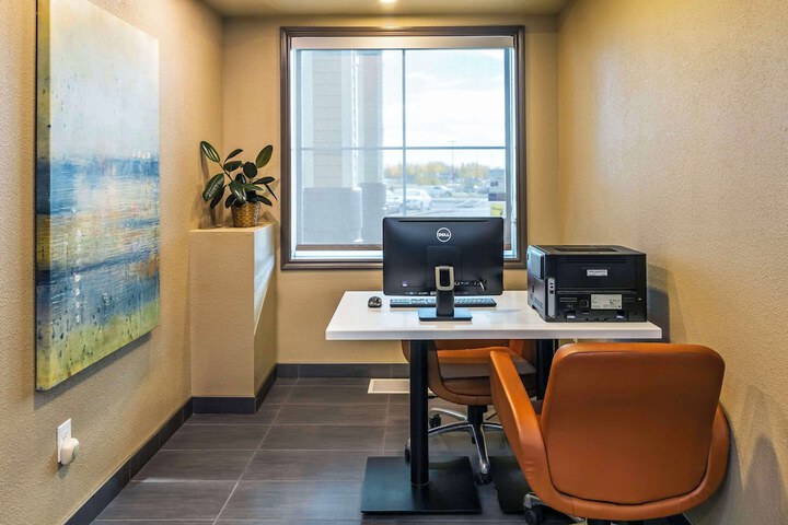 Business Center 26 of 29
