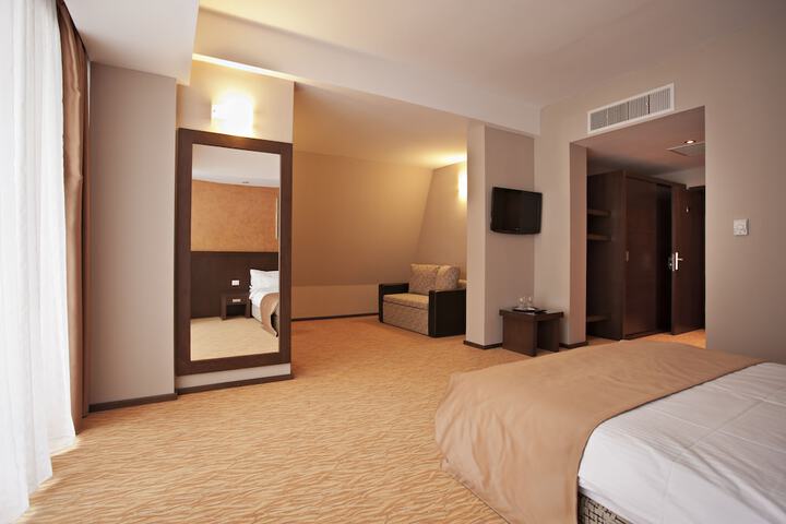 Room 6 of 57