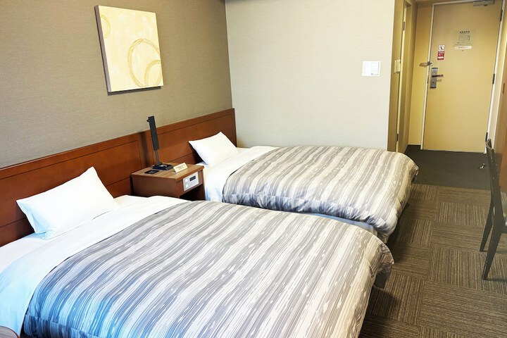 Room 9 of 27