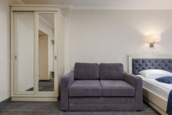 Room 6 of 36
