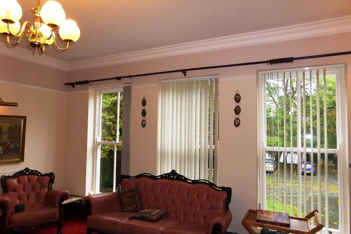 Lounge 15 of 20
