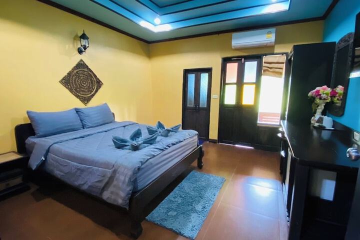 Room 19 of 48