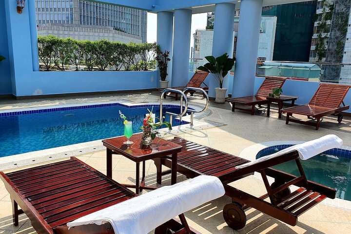 Pools & Facilities