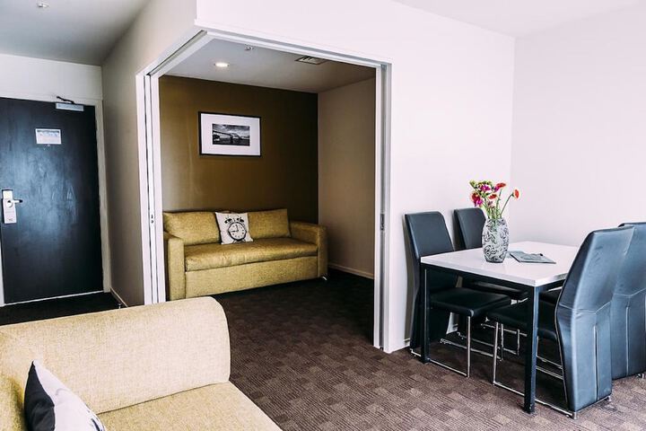 Room 28 of 67
