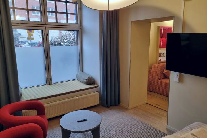 Room 35 of 69