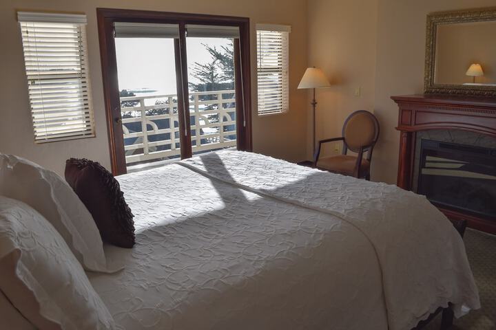 Queen Bed Courtyard View (43 of 45)