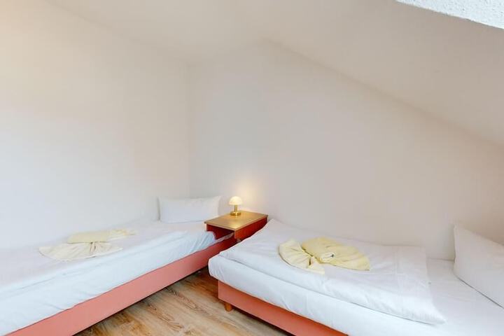 Room 7 of 29