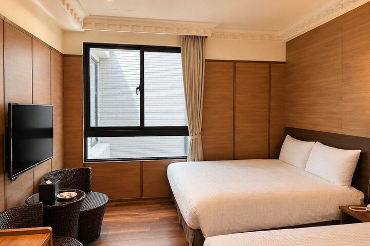 Room 35 of 126