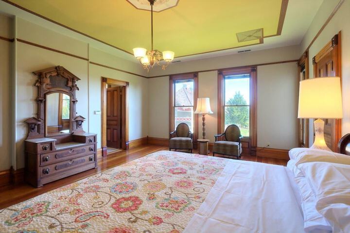 Room 4 of 21