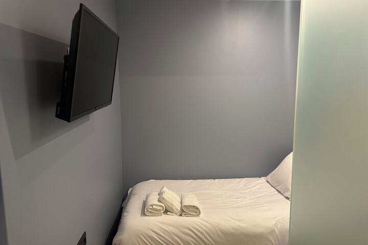 Room 7 of 49