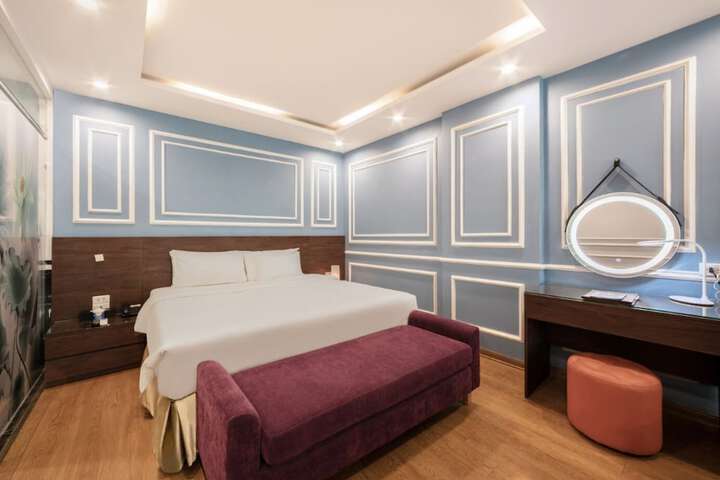 Room 14 of 25