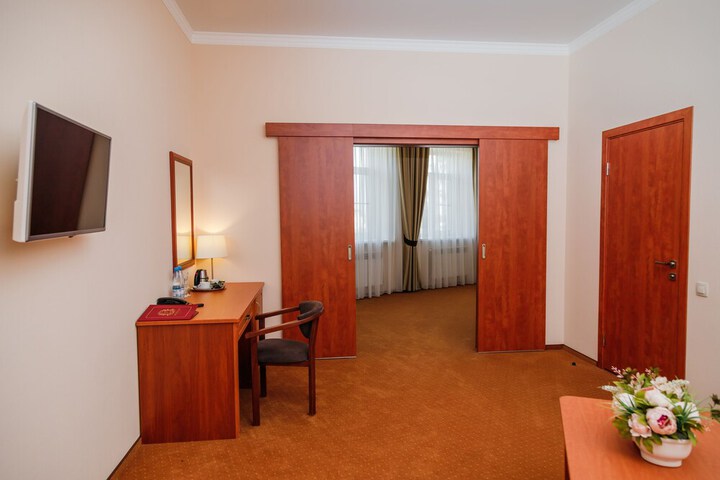Room 14 of 24