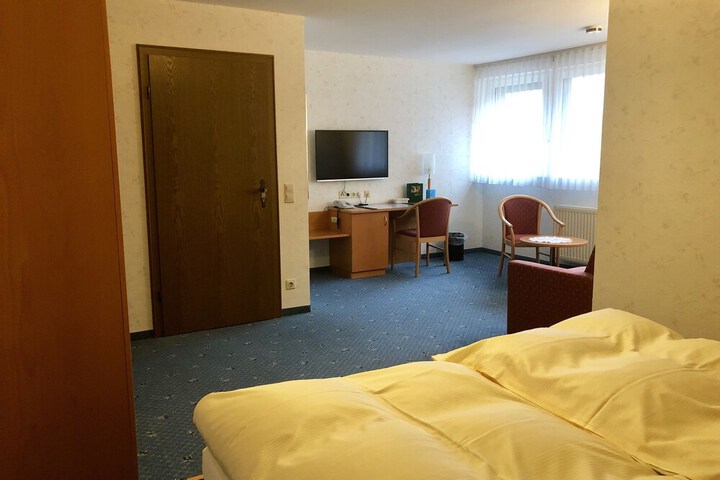 Room 23 of 92