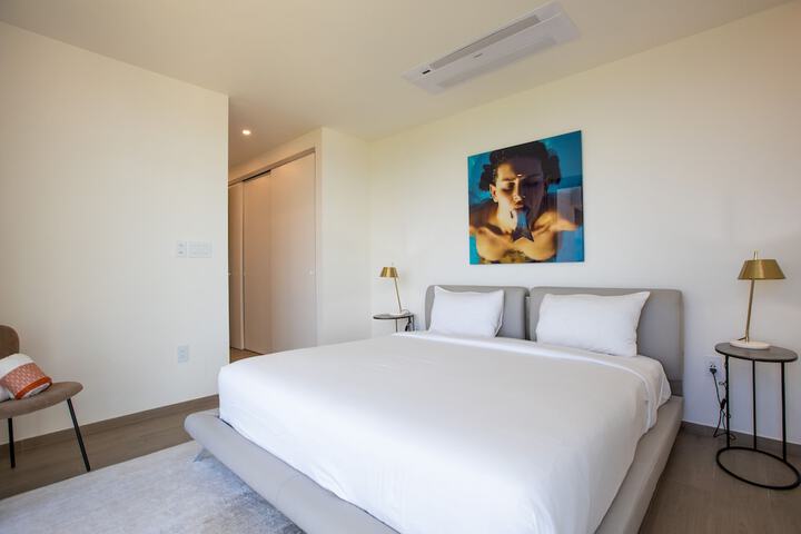 Room 27 of 1000