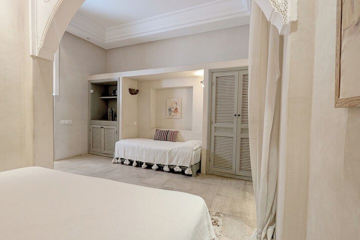 Room 13 of 78