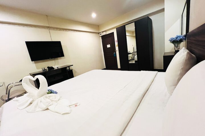 Room 11 of 20