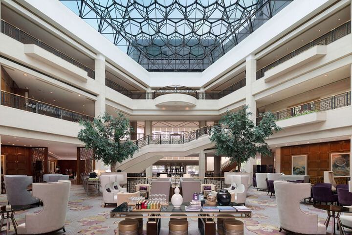 Entrance & Lobby