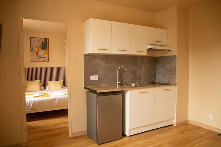 Room 8 of 12