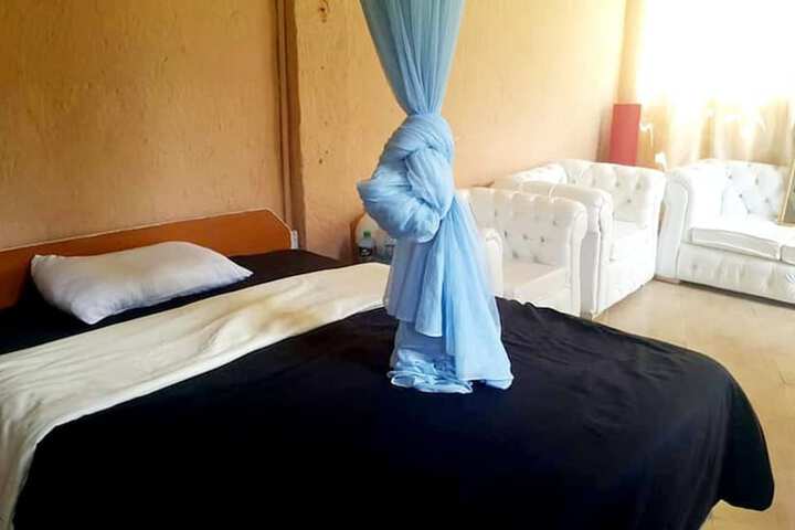 Room 6 of 7