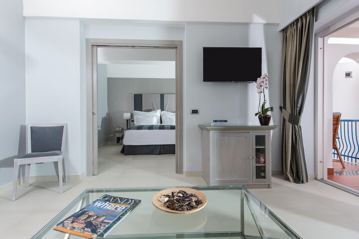 Room 9 of 125