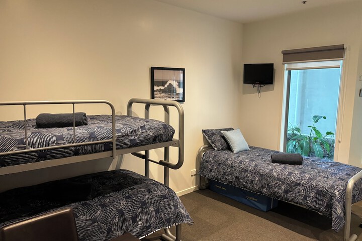 Room 6 of 22